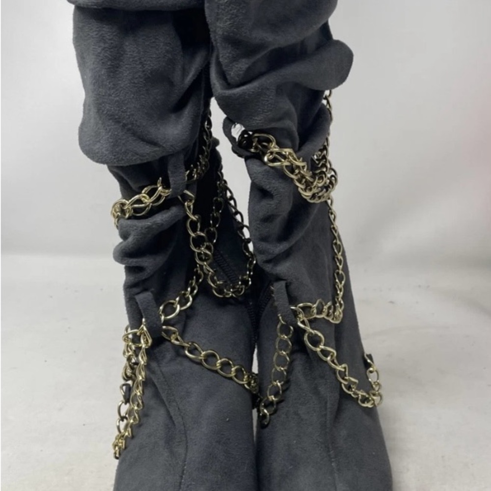 Bumper Women’s US7/EUR38 Gray Chain-Embellished Women's Boots